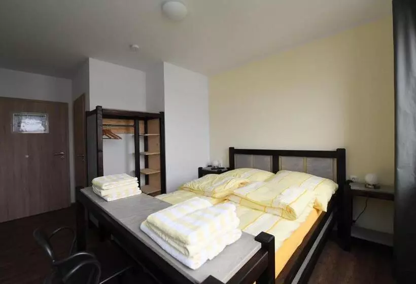 Hotelli Pension Grenzenlos