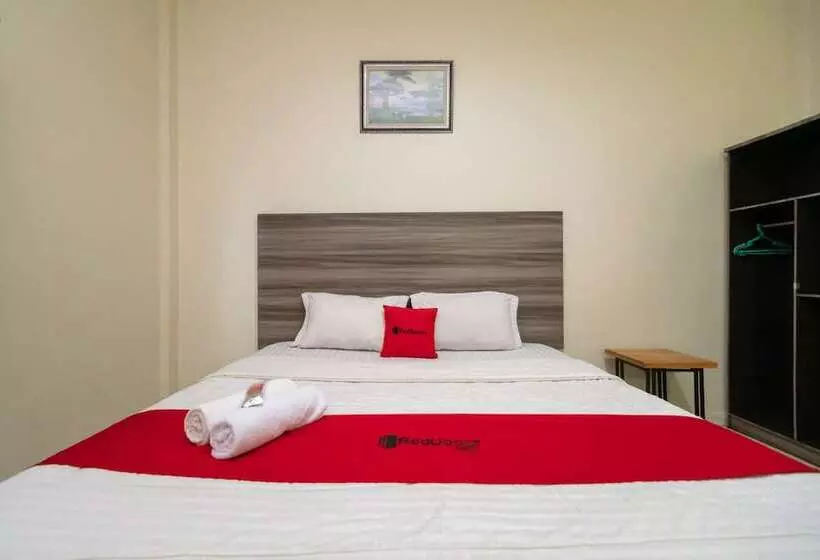 ホテル Reddoorz @ Pematangsiantar