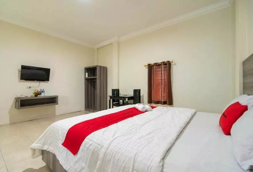 ホテル Reddoorz @ Pematangsiantar