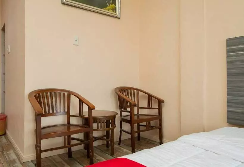 ホテル Reddoorz @ Pematangsiantar