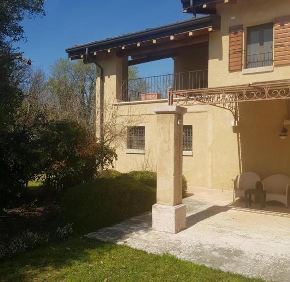 مبيت وإفطار Casale La Meridiana