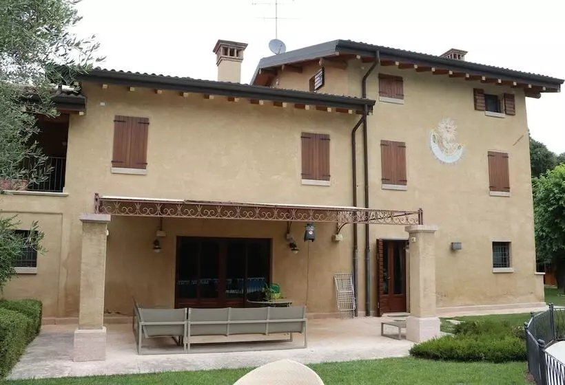 Aamiaismajoitus (B&B) Casale La Meridiana