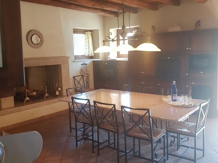 مبيت وإفطار Casale La Meridiana