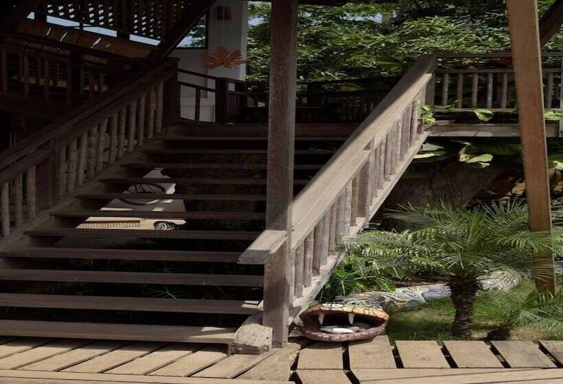 ペンション La Fauna