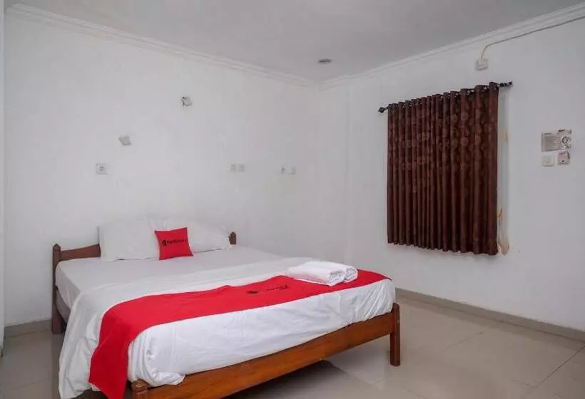 Reddoorz At H&w Hotel Solo