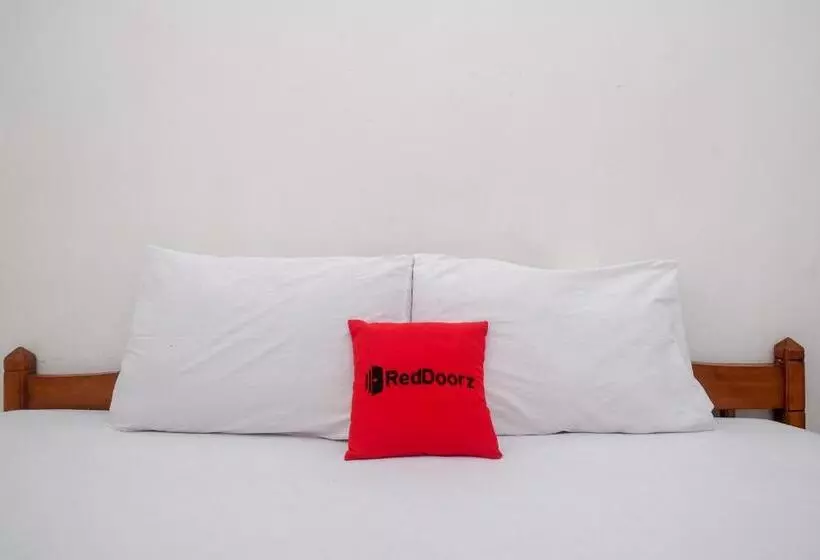 Reddoorz At H&w Hotel Solo