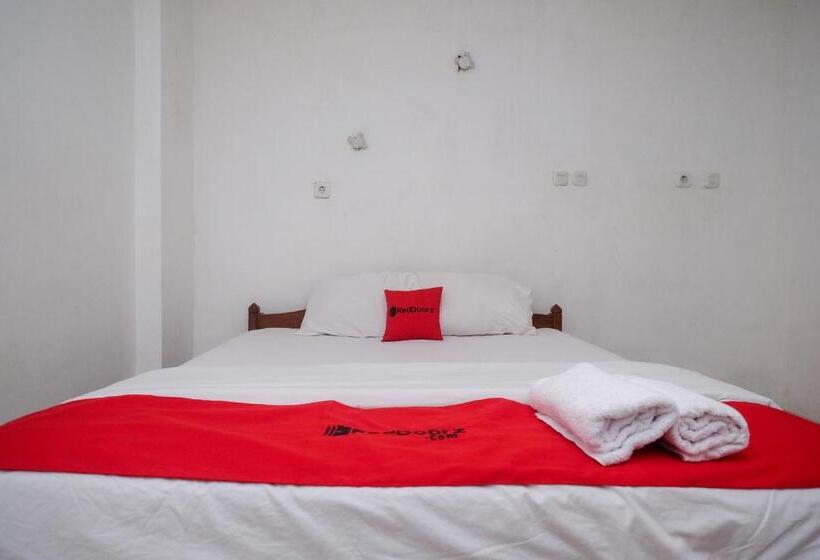 Reddoorz At H&w Hotel Solo