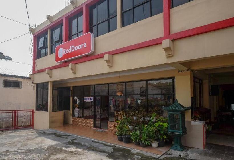 Reddoorz At H&w Hotel Solo