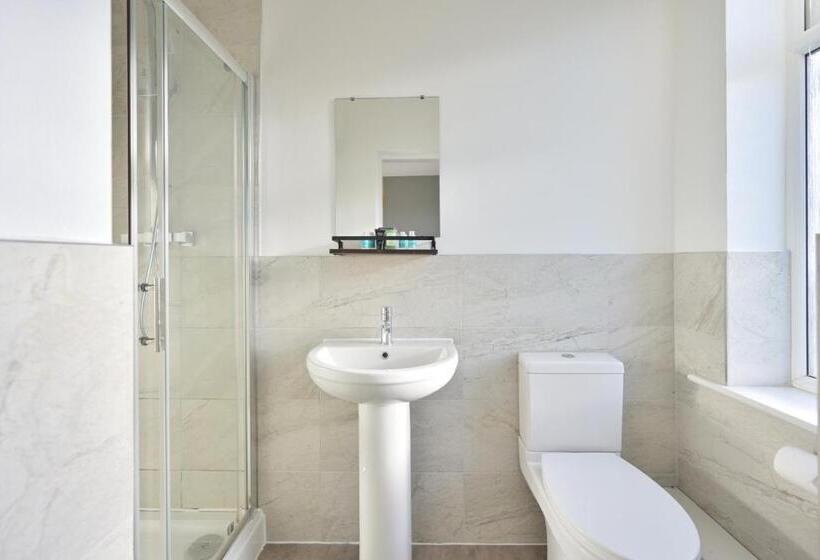 צימר Rooms At The Dressers Arms