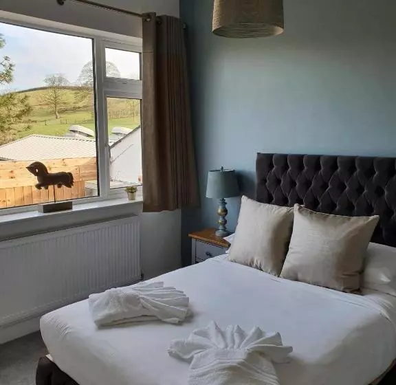 Aamiaismajoitus (B&B) Rooms At The Dressers Arms