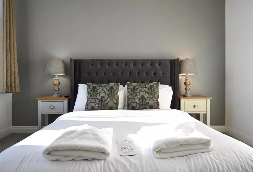 Aamiaismajoitus (B&B) Rooms At The Dressers Arms