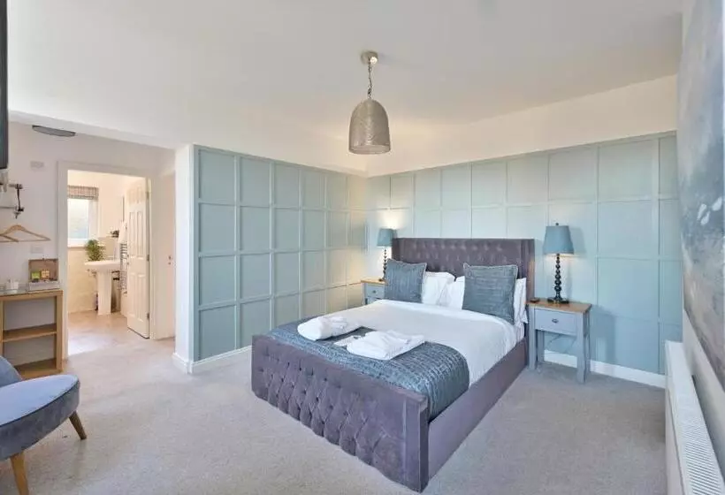 Aamiaismajoitus (B&B) Rooms At The Dressers Arms