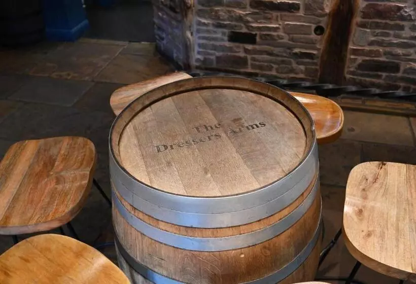 Aamiaismajoitus (B&B) Rooms At The Dressers Arms