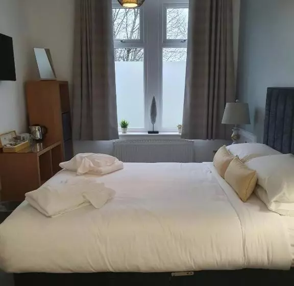 Aamiaismajoitus (B&B) Rooms At The Dressers Arms