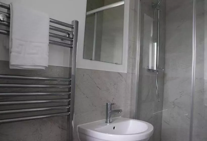 Aamiaismajoitus (B&B) Rooms At The Dressers Arms