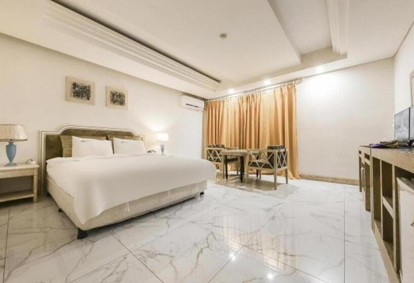 Ring Hotels In Nivelungen