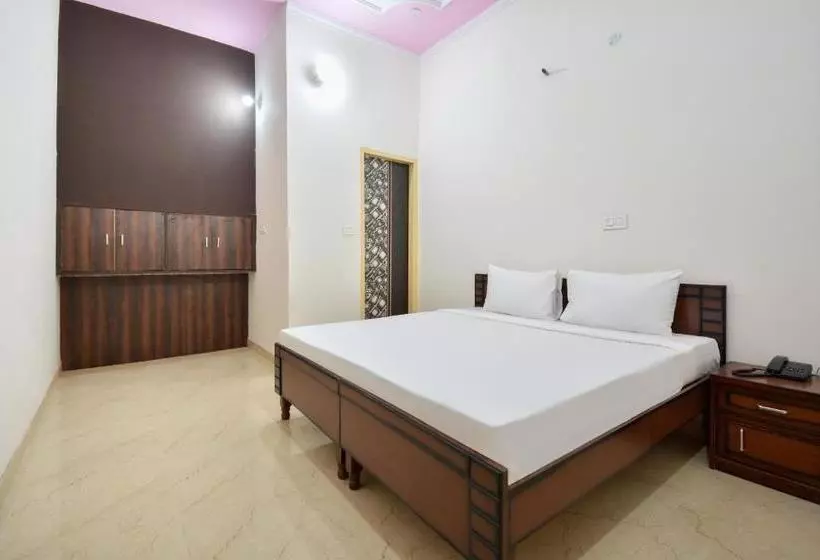 Hotelli Spot On 44184 Suncity