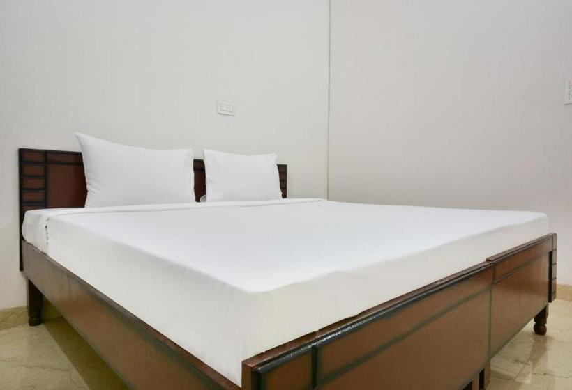 בית מלון כפרי Spot On 44184 Suncity