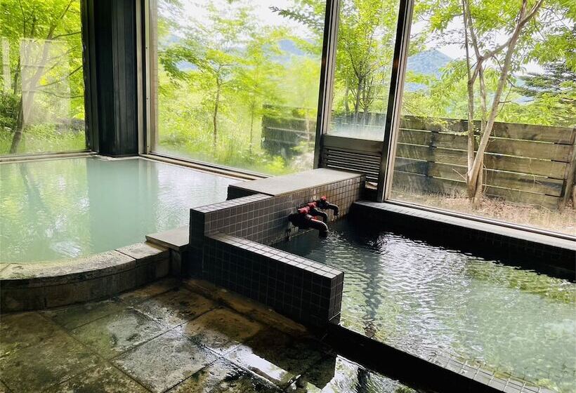 ריוקאן Lake Side Nikko