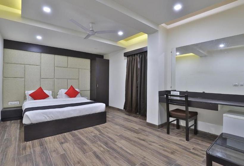 Отель Capital O 41581 Hiriz