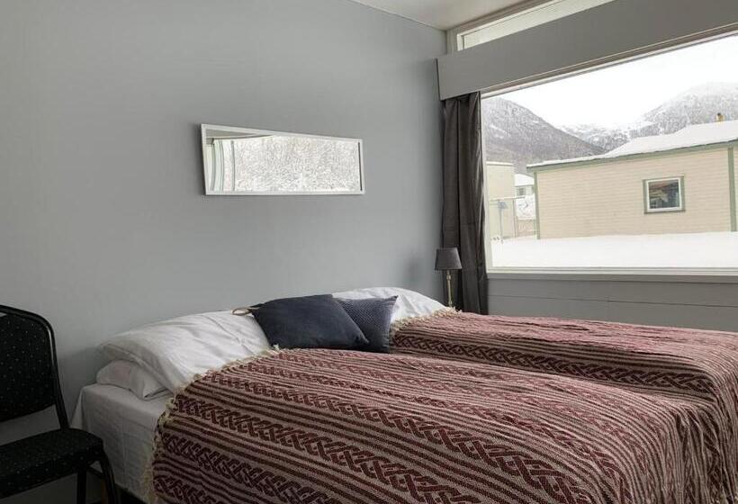 Isfjorden Turisthotell & Motell