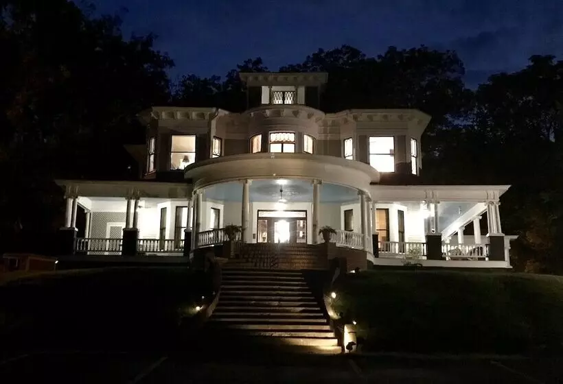 בית מלון כפרי Edwardian Inn