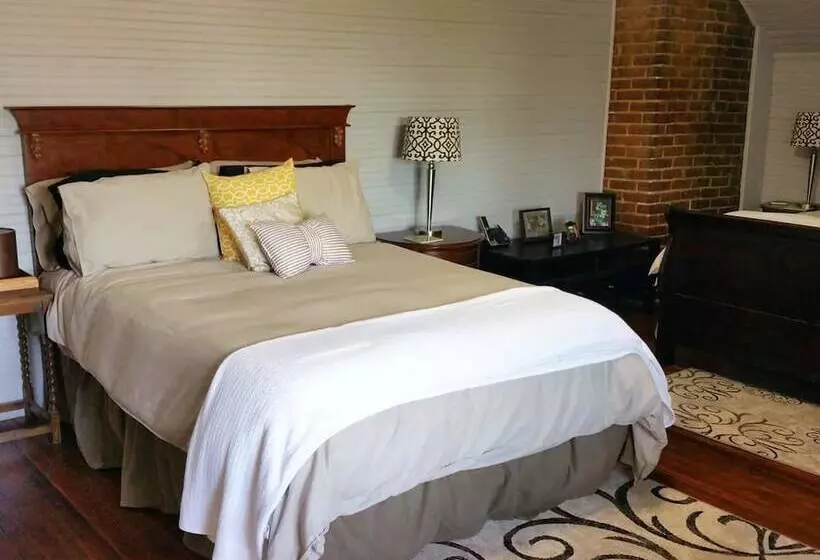 בית מלון כפרי Edwardian Inn