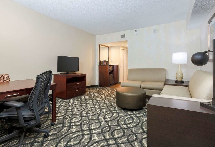 فندق Embassy Suites By Hilton Dallas Love Field