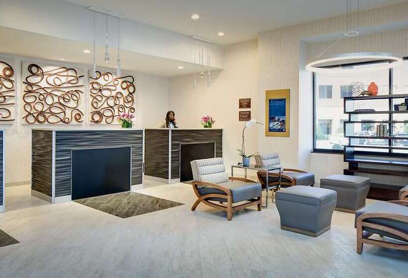 فندق Embassy Suites By Hilton Dallas Love Field