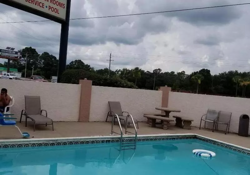 Отель Executive Inn