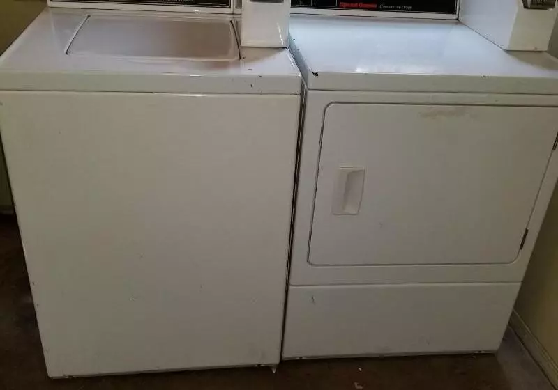 Отель Executive Inn