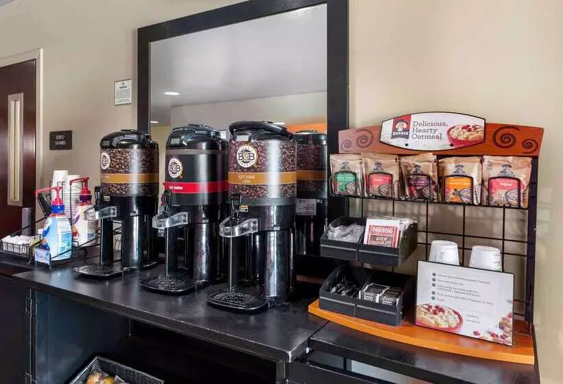 בית מלון כפרי Extended Stay America Suites Los Angeles Long Beach Airport