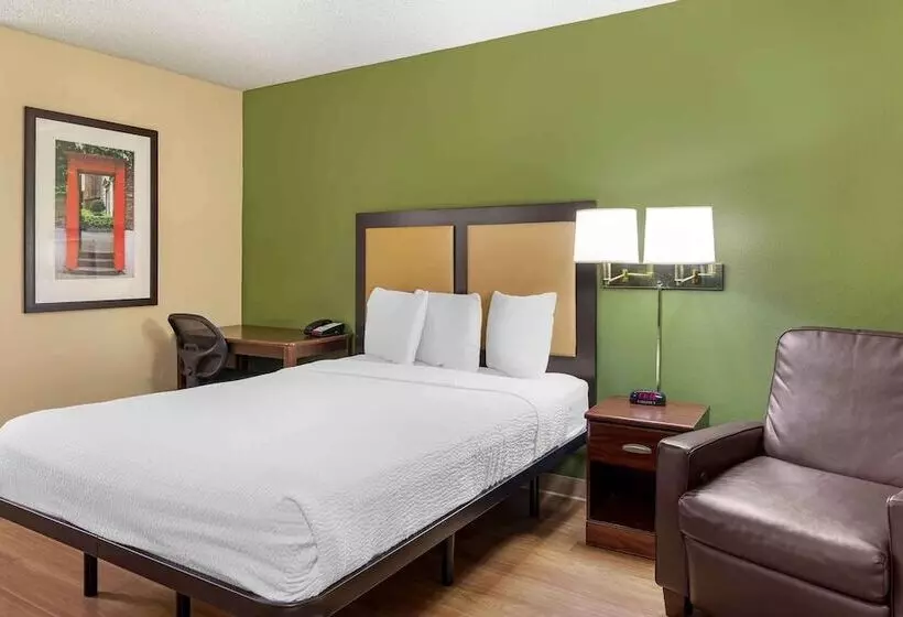 בית מלון כפרי Extended Stay America Suites Los Angeles Long Beach Airport