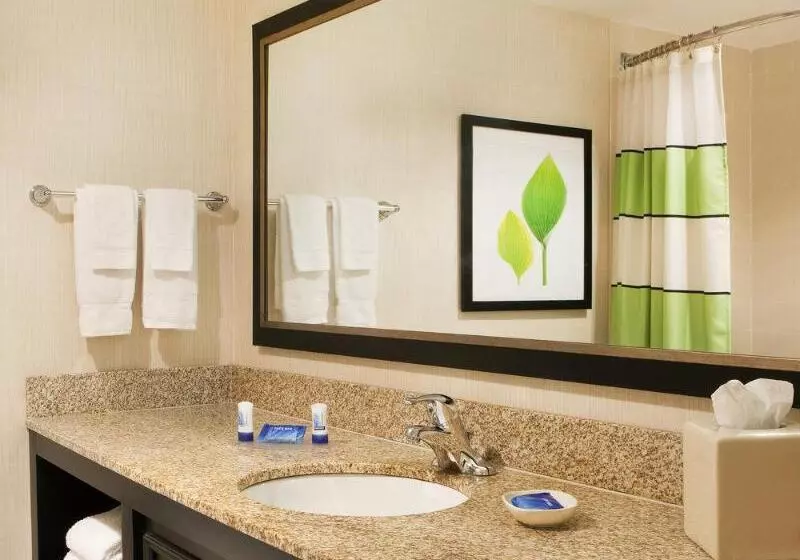 هتل Fairfield Inn By Marriott Bangor