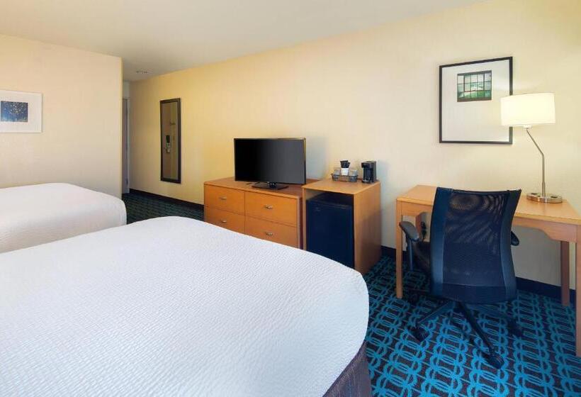 هتل Fairfield Inn & Suites Indianapolis Airport