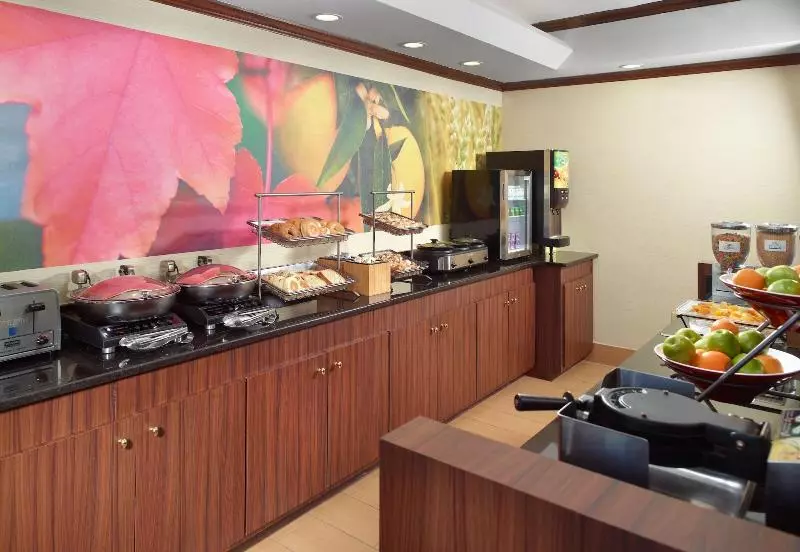 酒店 Fairfield Inn & Suites Clarksville