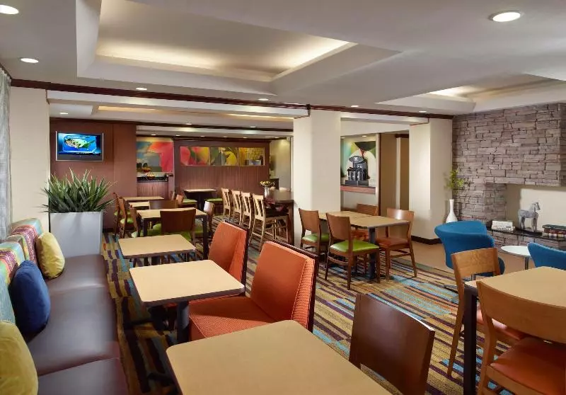 酒店 Fairfield Inn & Suites Clarksville