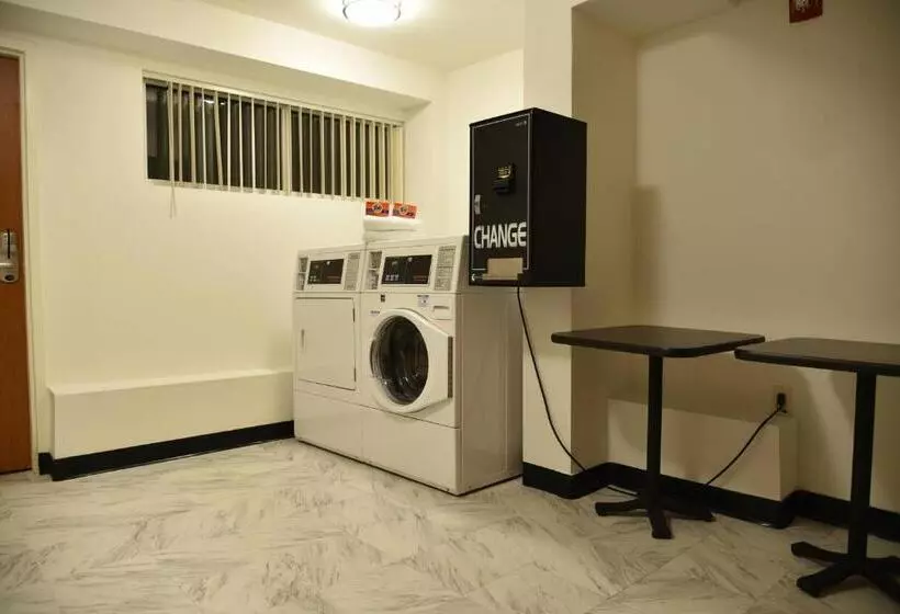 Отель Fairfield Inn Hartford Airport