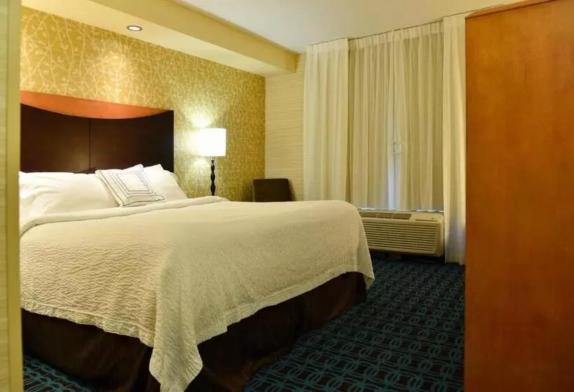 Отель Fairfield Inn Hartford Airport