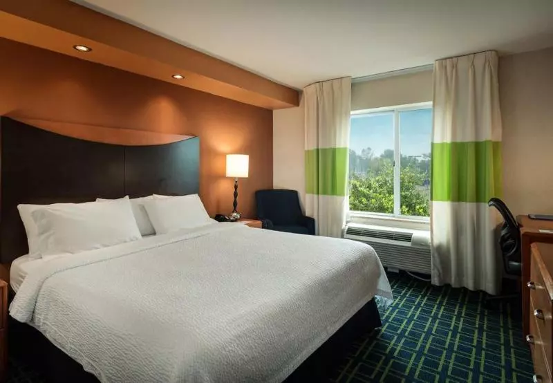 Отель Fairfield Inn Hartford Airport