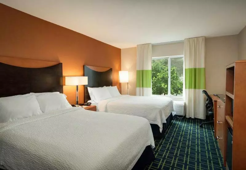 Отель Fairfield Inn Hartford Airport