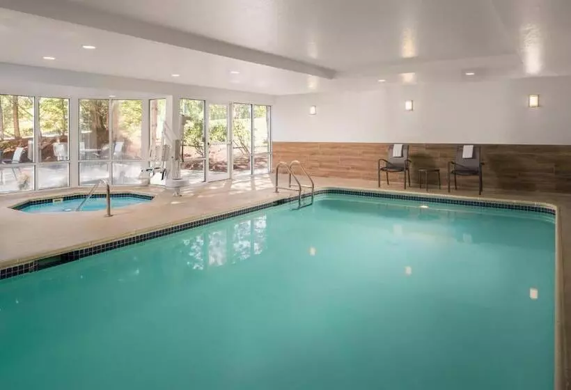 בית מלון כפרי Fairfield Inn & Suites Portland West Beaverton