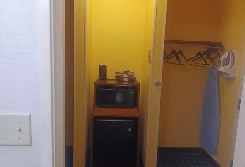 酒店 Spark By Hilton Springfield Southwest