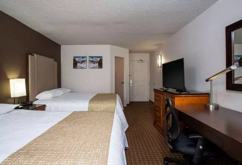 هتل Travelodge By Wyndham Fort Wayne North