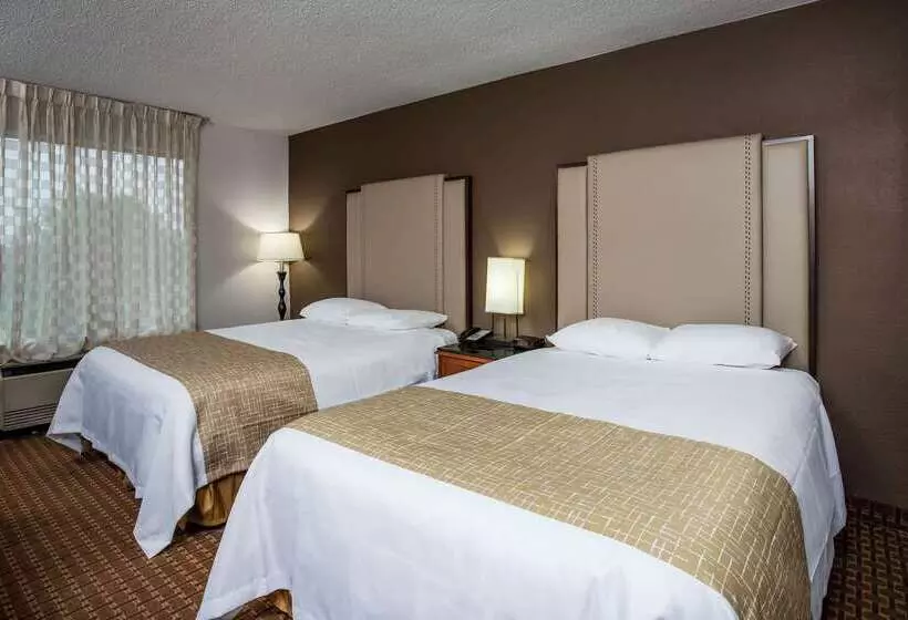 هتل Travelodge By Wyndham Fort Wayne North