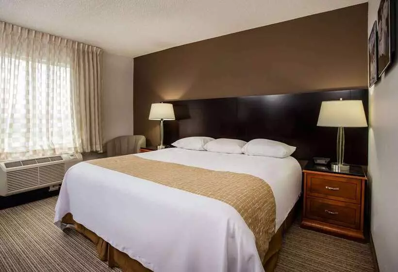 هتل Travelodge By Wyndham Fort Wayne North