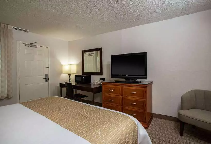 هتل Travelodge By Wyndham Fort Wayne North