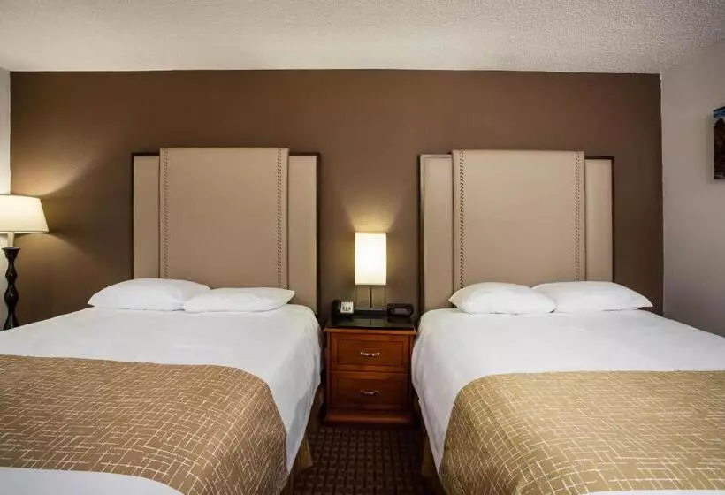 هتل Travelodge By Wyndham Fort Wayne North