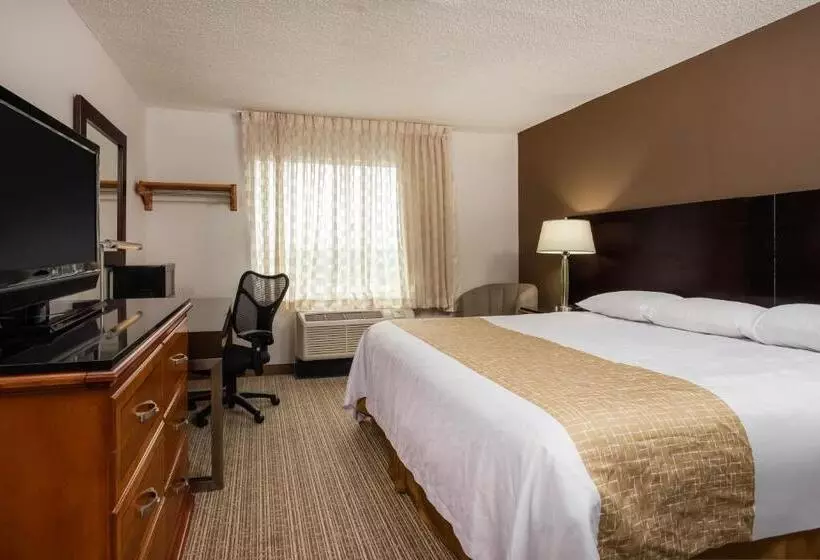 هتل Travelodge By Wyndham Fort Wayne North