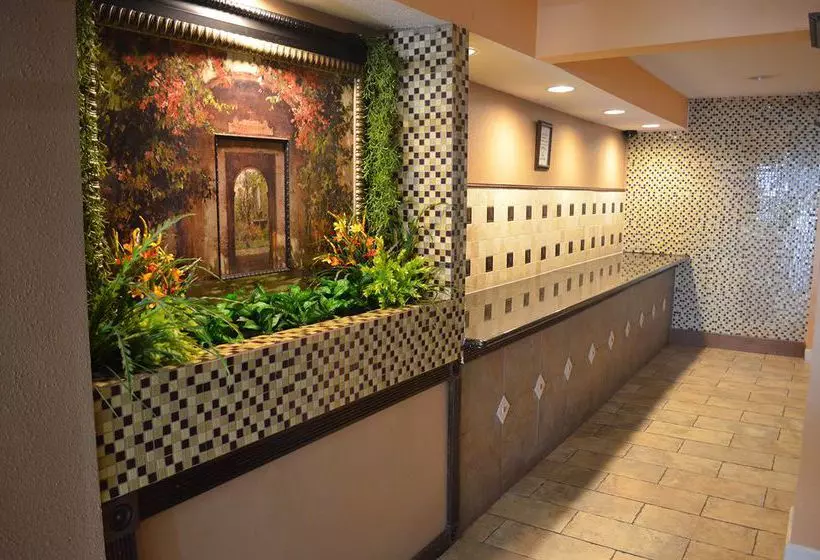 Summit Inn Hotel & Suites